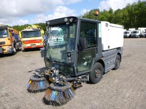 Schmidt Compact 200 street sweeper