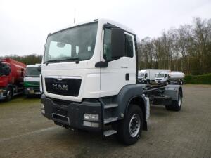 M.A.N. TGS 19.360 4X2 BBS manual Euro 2 chassis + PTO