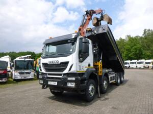 Iveco Trakker 360 Euro 6 8x4 RHD tipper + Atlas 130.2VGL