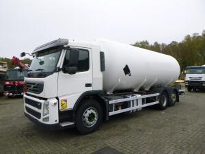 Volvo FM 330 6x2 gas tank 27 m3