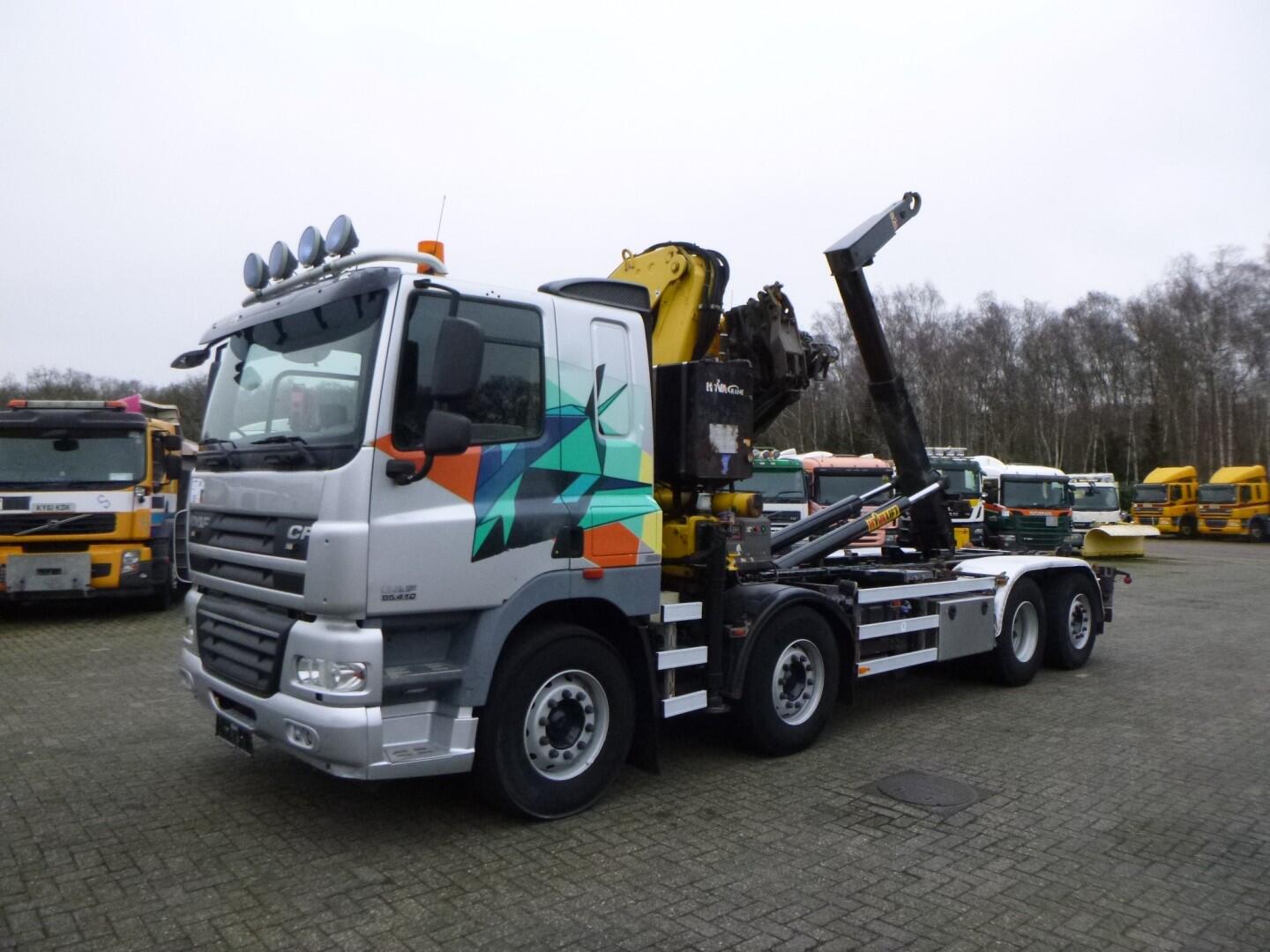 D.A.F. CF 85.410 8x2 Hyva container hook + crane | Vrachtwagen | Kraanwagen