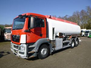 M.A.N. TGS 26.320 6X2 RHD fuel tank 20 m3 / 4 comp